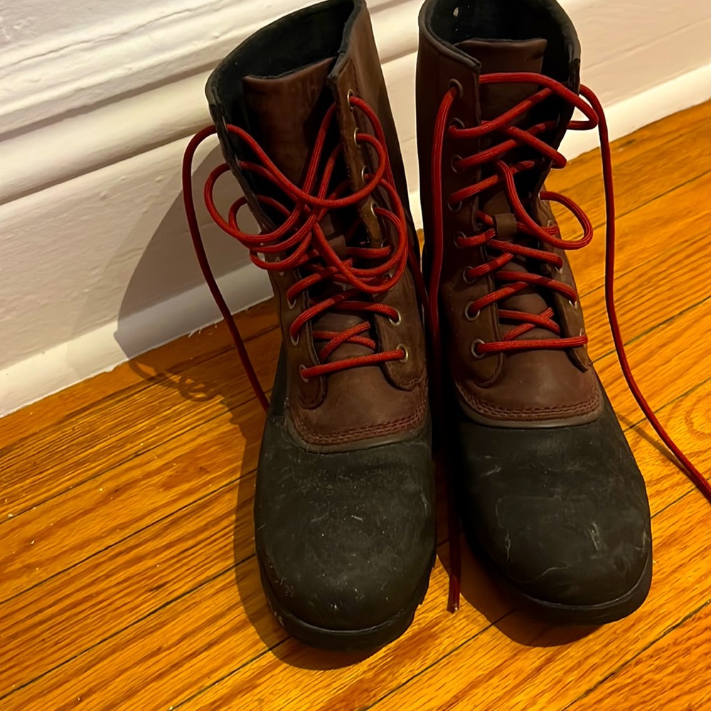 Sorel winter boots barely worn
